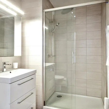 Leggia - Welkeys * Biarritz